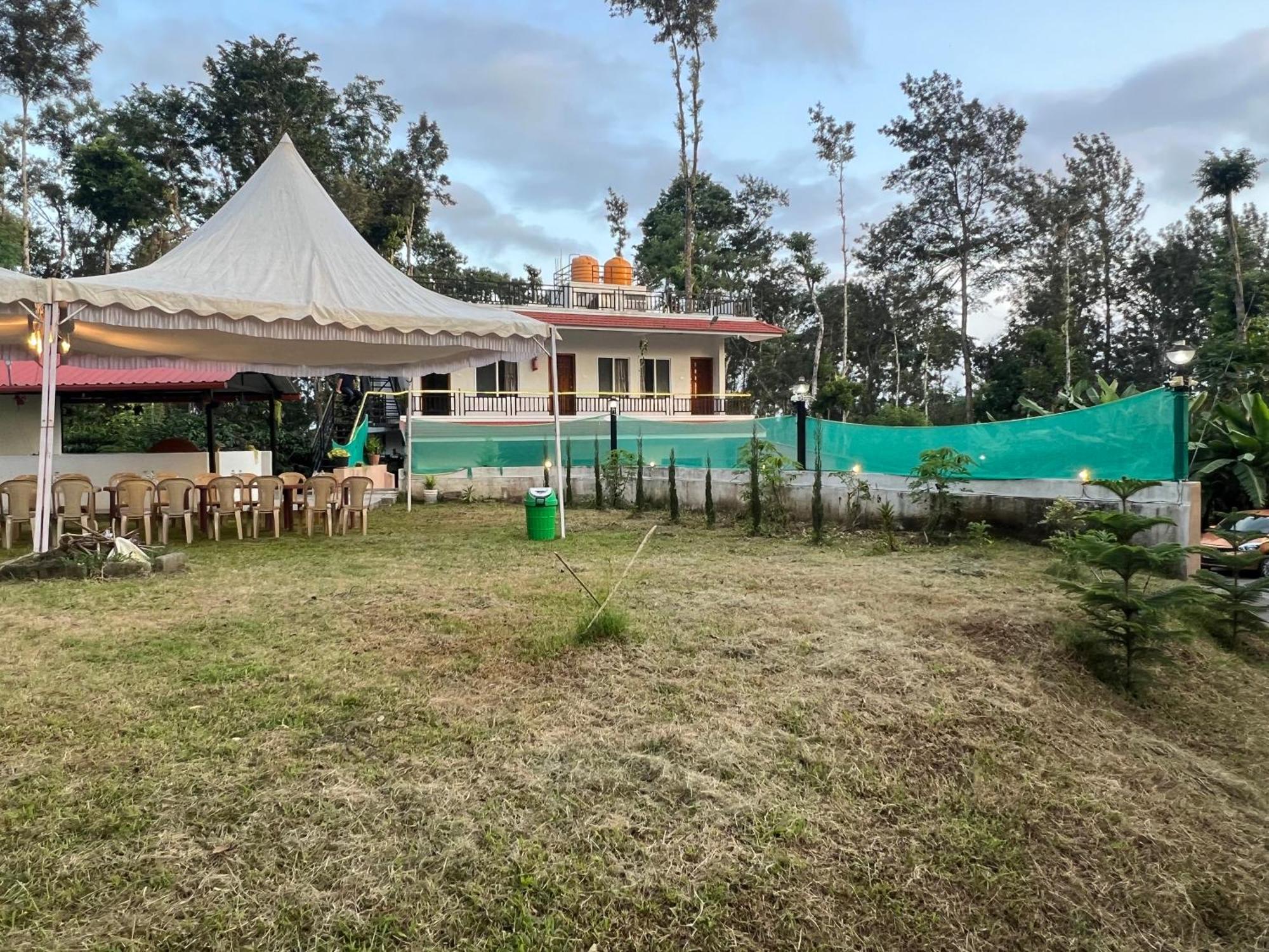 Sri Lakshmi Estates Lägenhet Siddāpur Exteriör bild