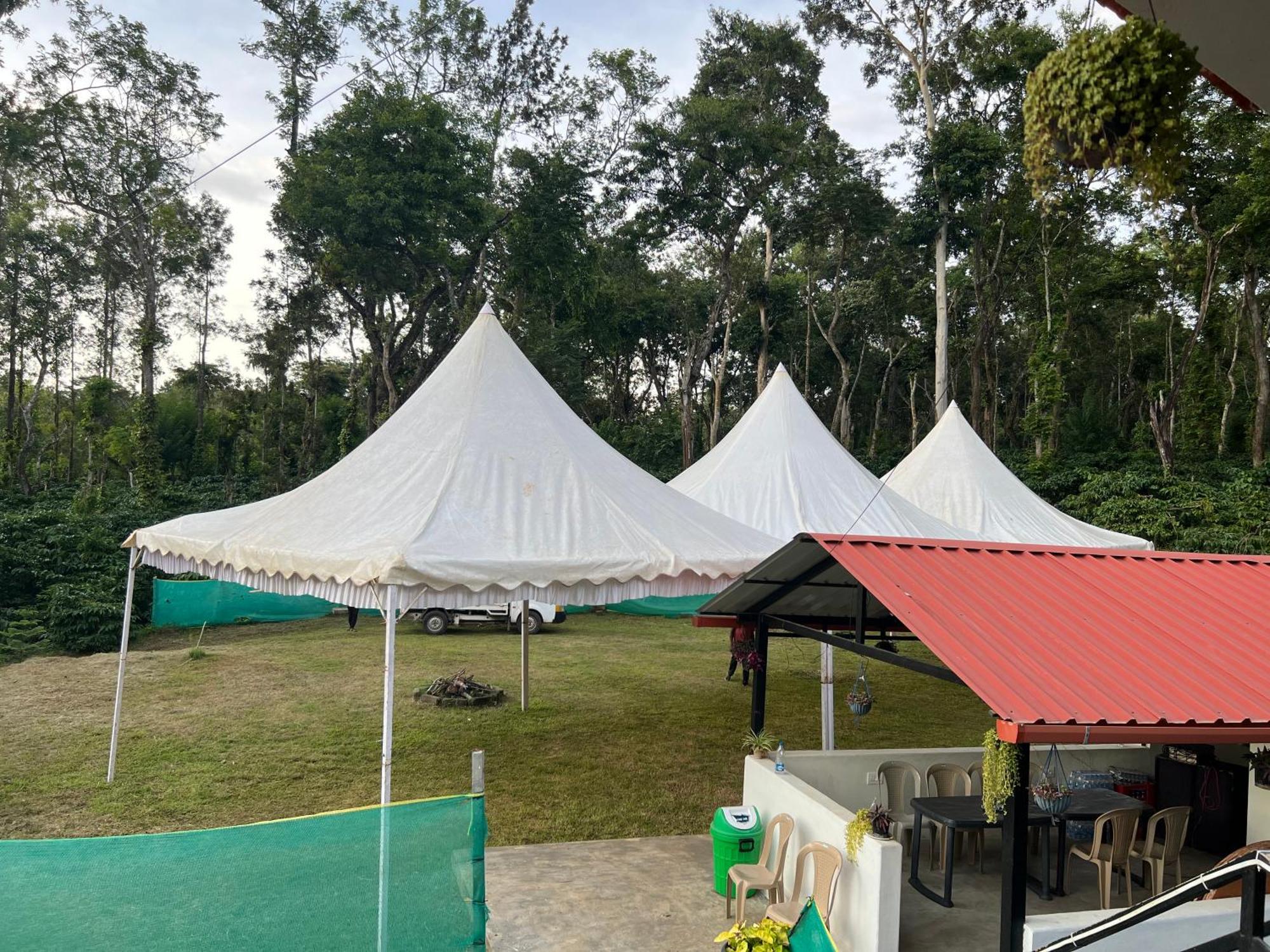 Sri Lakshmi Estates Lägenhet Siddāpur Exteriör bild